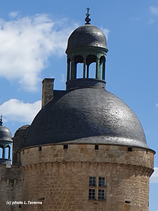 couverture et charpente du château de Biron - Périgord - Dordogne - France